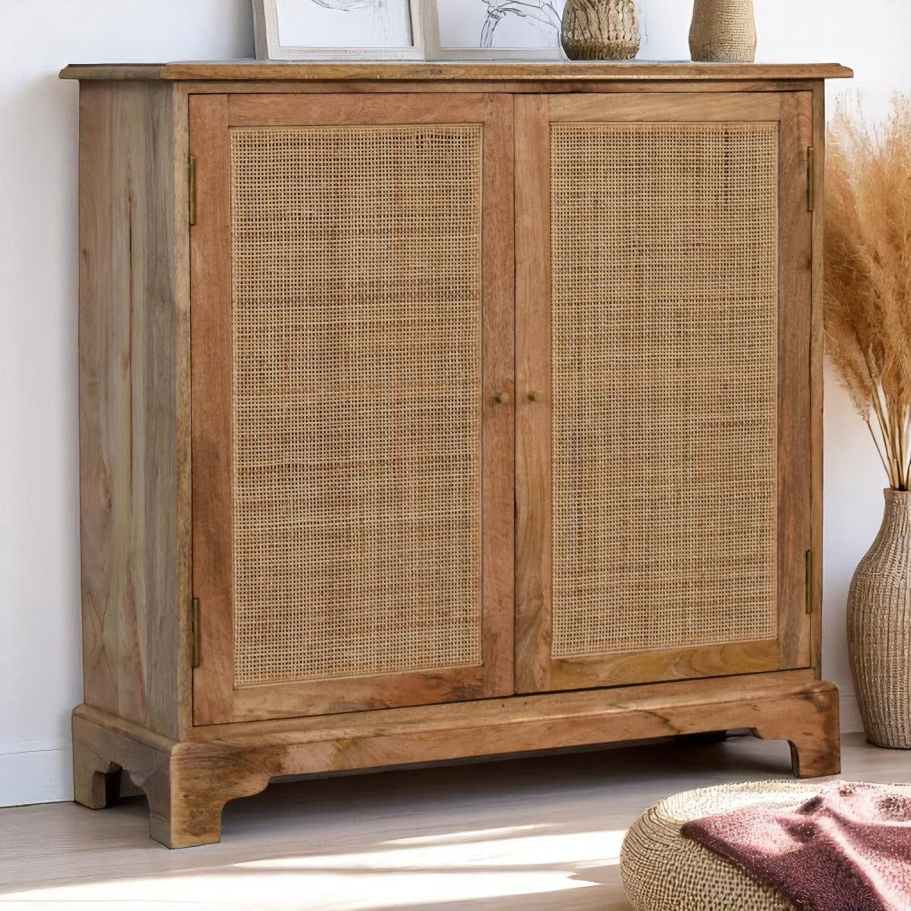 Close-knit Lounge Cabinet